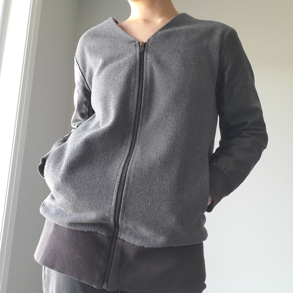Robbi & Nikki Solid Gray Black Zip Up Jacket